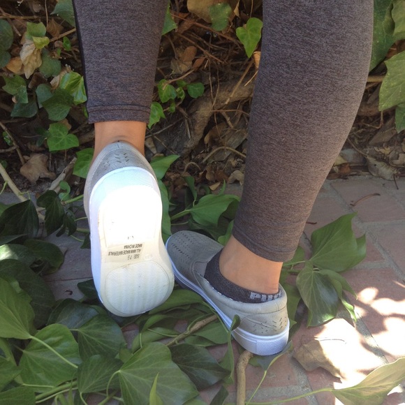 Flat Sneakers Grey Distress slip on cutout elastic - Picture 6 of 8